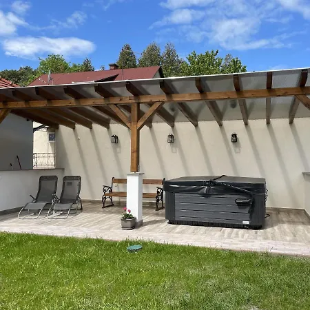 R Jacuzzival * Balatonfenyves